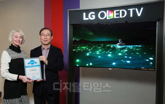 LG전자 울트라 OLED TV… 러시아 올해의 제품 선정